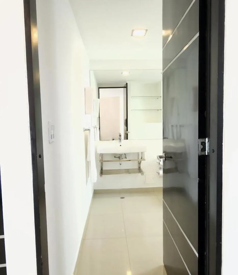 Hotel Blue 66 كالي